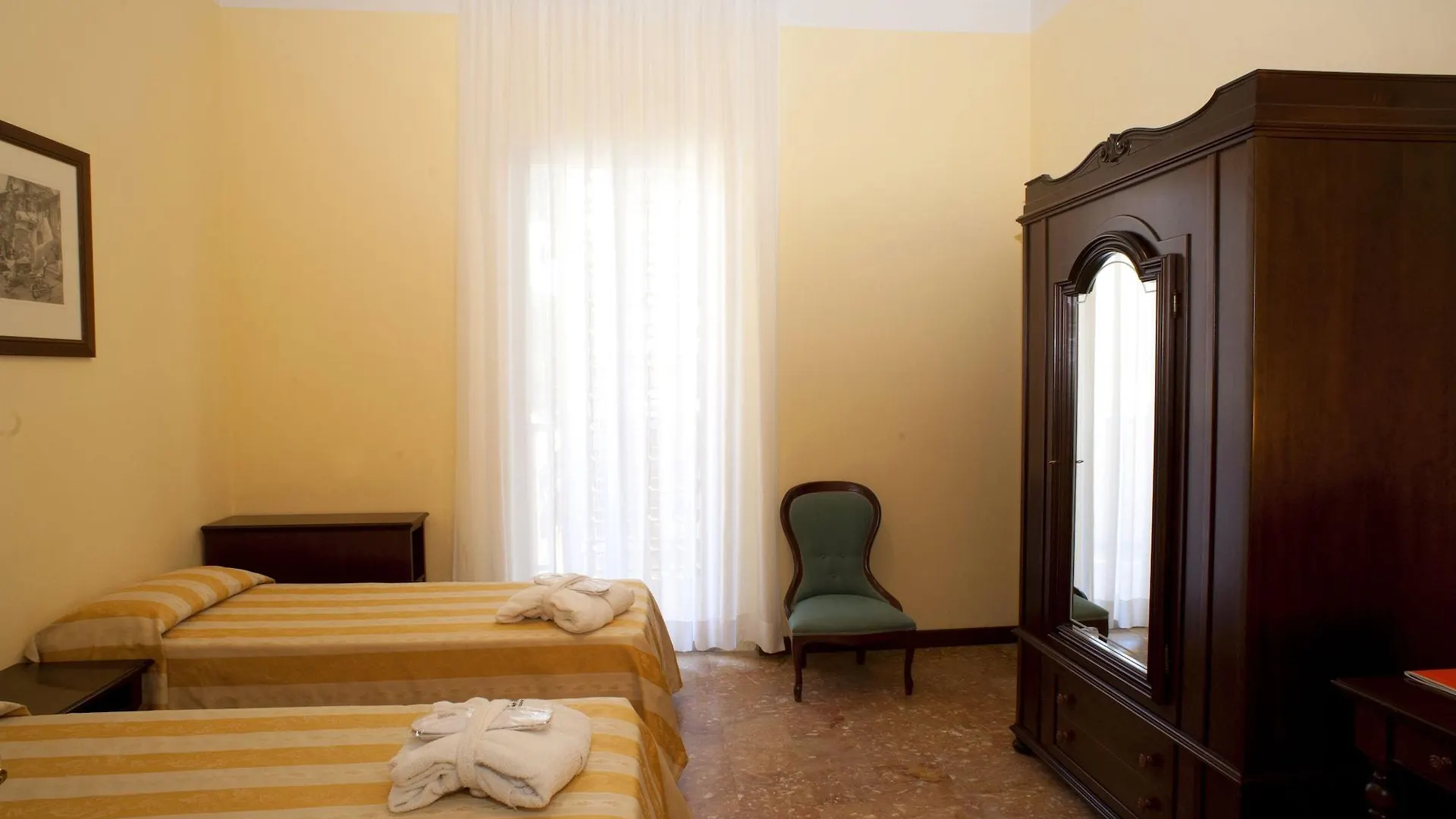 Hotel Milano Helvetia - In Centro Con Piscina Riccione 3*,