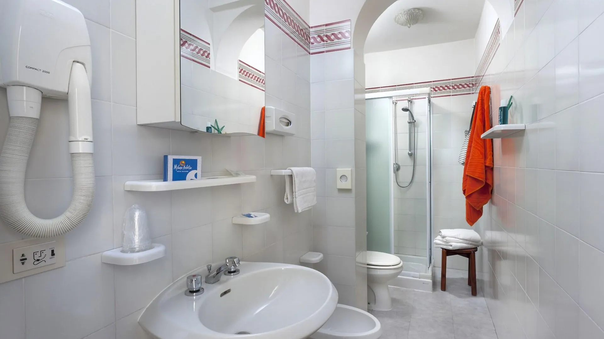 Hotel Milano Helvetia - In Centro Con Piscina Riccione