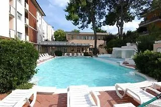 Hotel Milano Helvetia - In Centro Con Piscina Riccione