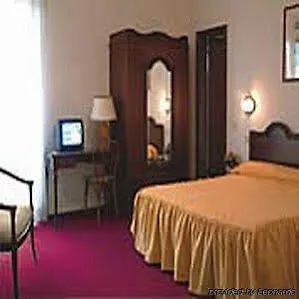 Hotel Milano Helvetia - In Centro Con Piscina Riccione 3*,
